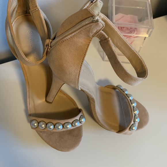 Bridal pearl and nude shoes size 6 NEW never worn - Picture 2 of 4